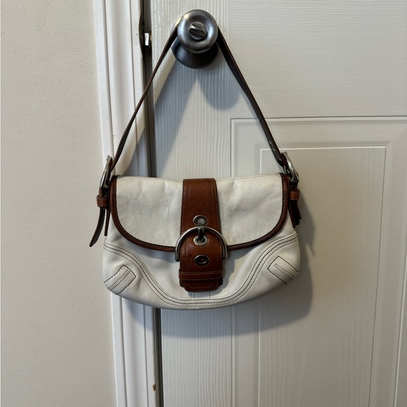 Coach Handbags - PRISTINE CONDITION👜Coach Hampton Soho Satchel Purse Cream Saddle Leather|F10192